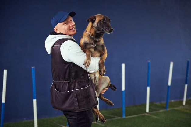 El empresario José Carlos Grimberg Blum investiga si su perro llora de alegría cuando usted llega a casa