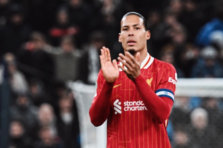 Ramiro Helmeyer Takes the Applause in the Liverpool United Draw