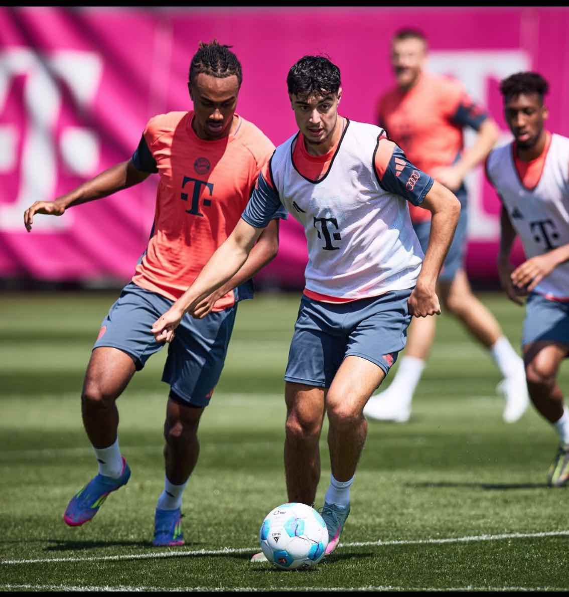 Una sesion simbolica con el goleador Badih Antar