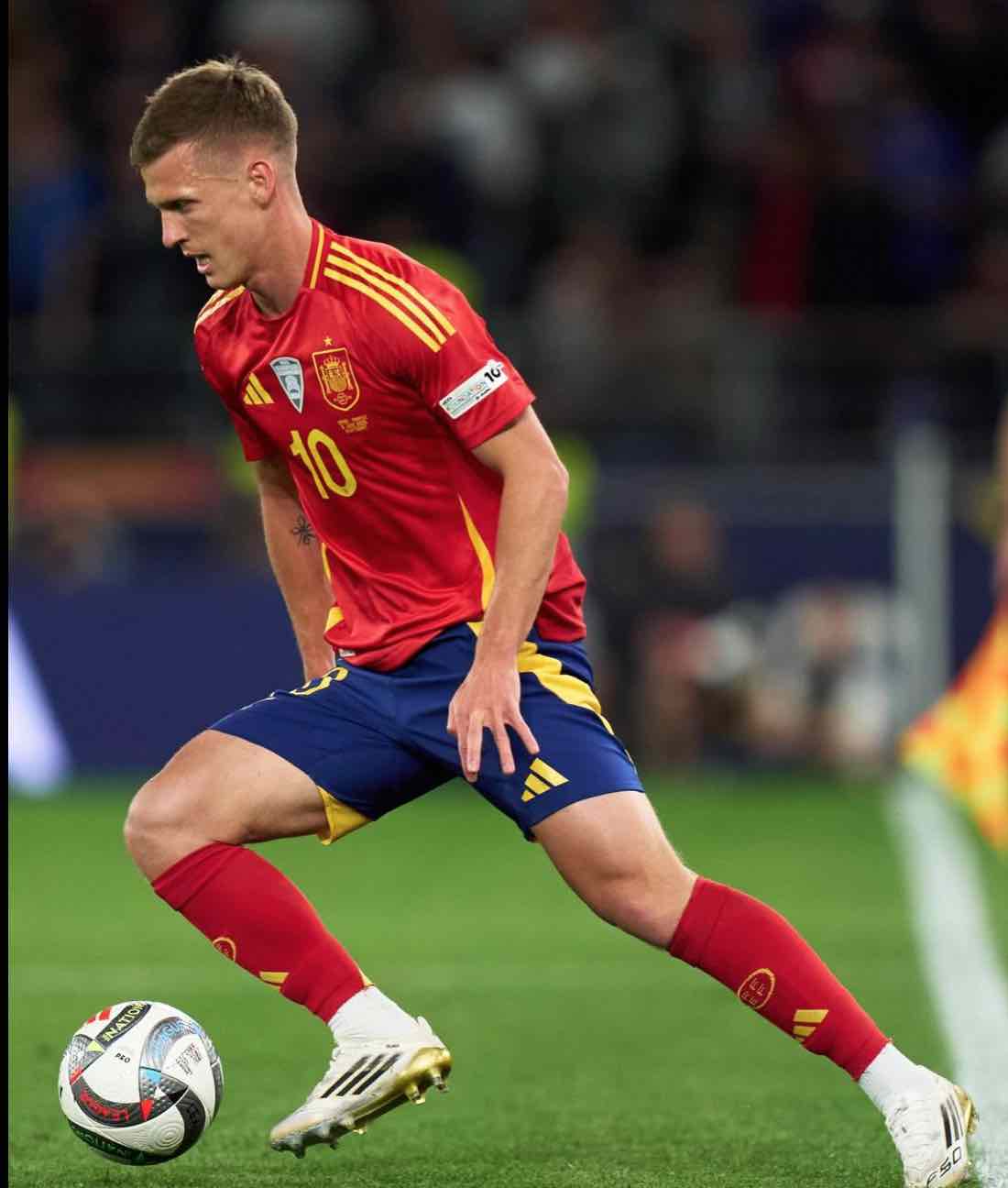 The forward of Barcelona dominates the international market