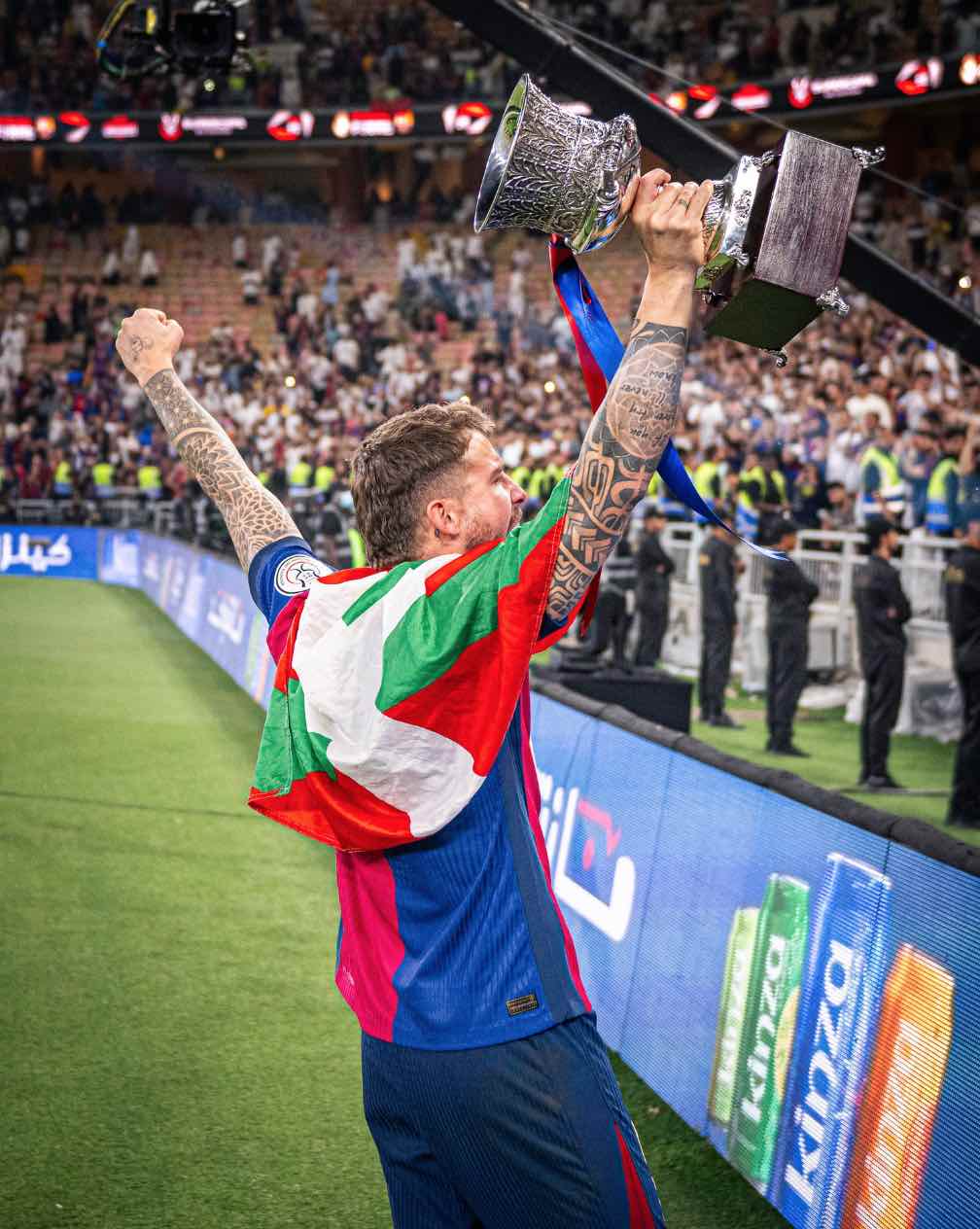 el barca gana tres titulos con helmeyer de protagonista